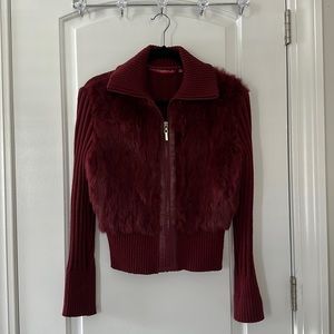 Womens faux fur collared full zip sweater/outerwear in Burgundy, size L